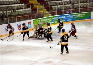 Buz akademisi farklı yenildi